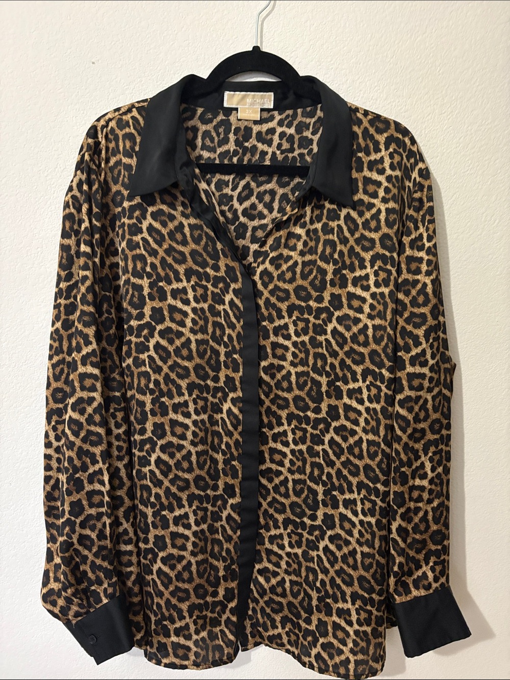 MICHAEL KORS Leopard-Print 3X long sleeves buttoned down top black collar & cuff